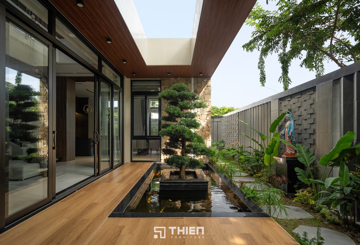Kích thước cửa phòng khách 4 cánh cân